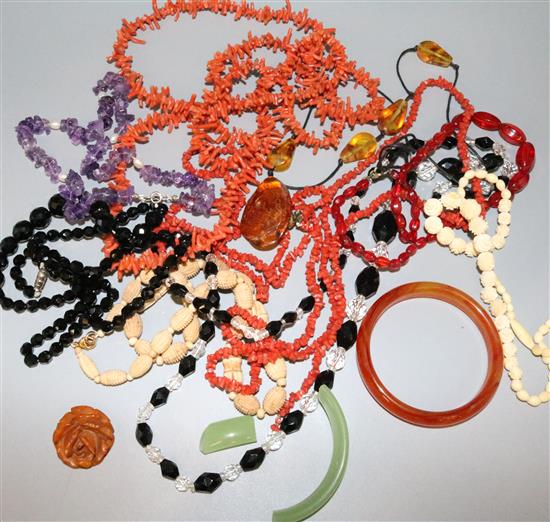 Coral & other beads, amber, etc